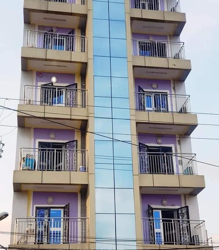 Palace Des Rois Douala Bagian luar foto