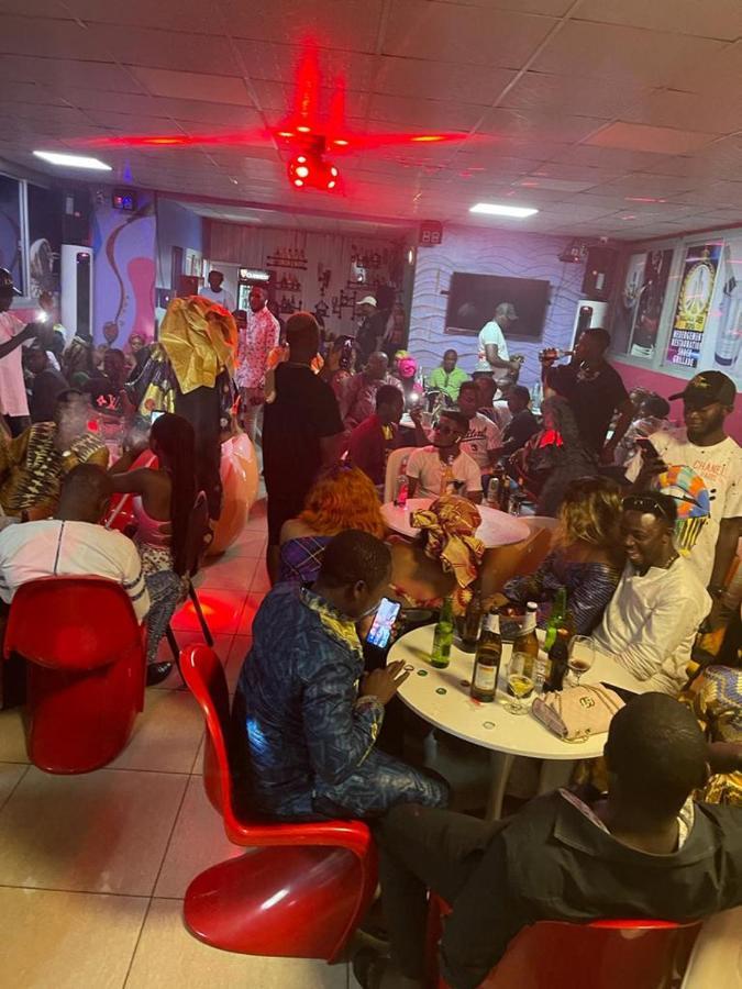 Palace Des Rois Douala Bagian luar foto
